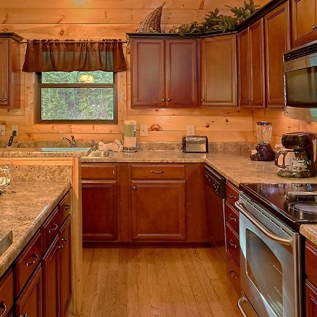 Four Seasons Holiday Home Гетлинбург Екстериор снимка